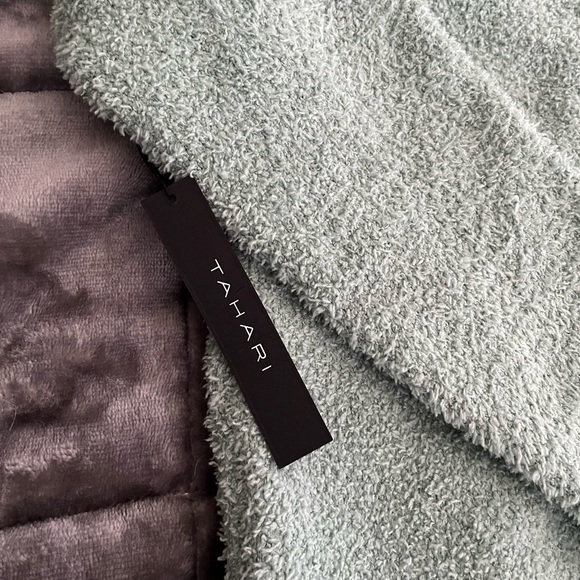 Blue/green fuzzy Tahari shacket - Picture 5 of 6